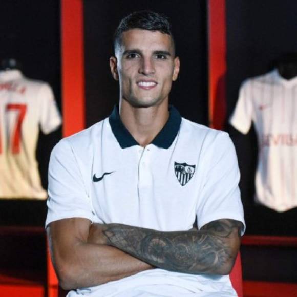 El Sevilla oficializó la llegada de Erik Lamela para las próximas tres temporadas. El volante argentino llega procedente del Tottenham. Foto Twitter Sevilla.