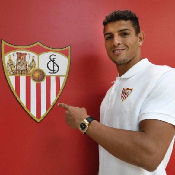 Diego Carlos: El defensor brasileño se ha convertido en nuevo jugador del Sevilla para la próxima campaña, llega procedente del Nantes de Francia. El club sevillista pagó 15 millones de euros.<br/>