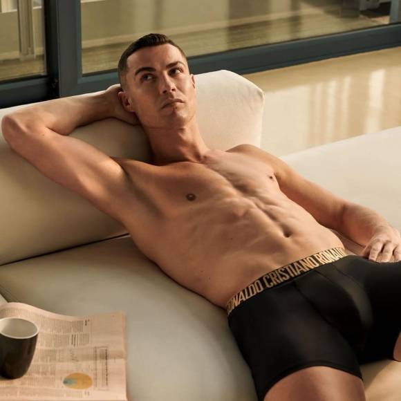 El futbolista portugués de 38 añoos se sometió a una ‘escrotox’, una operación en la que Cristiano Ronaldo se habría inyectado botox en los genitales.