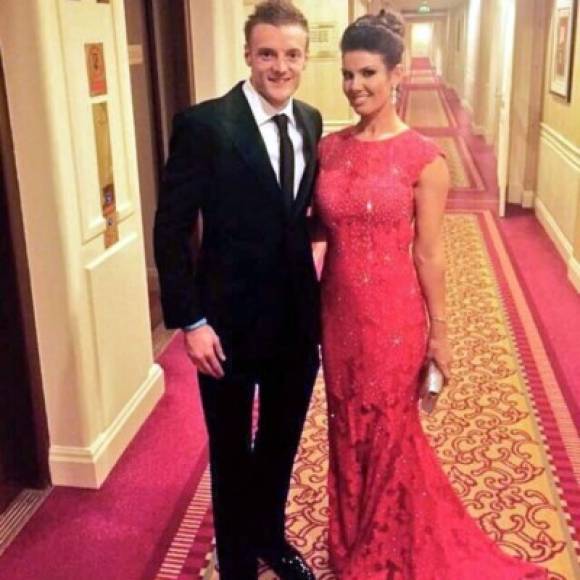 Jamie Vardy y Becky Nicholson, futuros esposos.