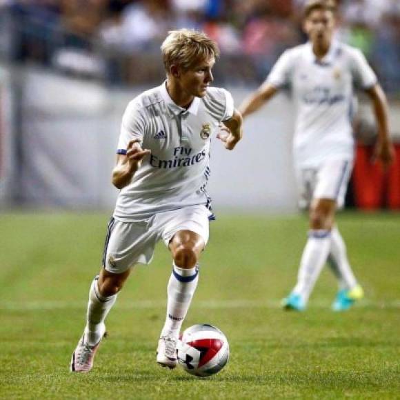 Martin Odegaard: El Real Madrid ha encontrado al fin una salida el jugador, que de nuevo abandona el cuadro blanco para marcharse cedido. Jugará en el Vitesse Arnhem de la liga holandesa.