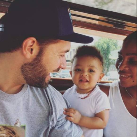 Alexis Olympia Ohanian, Jr., hija de Serena Williams y Alexis Ohanian contó con una cuenta personal en Instagram desde su nacimiento.