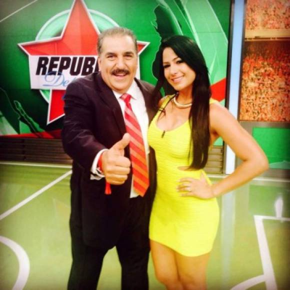 La colombiana inició en el programa de 'Republica Deportiva' en Univisión donde estuvo junto a Fernando Fiore. Ambos jugarán el Rotagol.