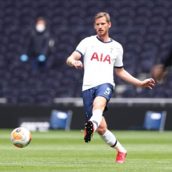 El defensa belga Jan Vertonghen ha llegado a un acuerdo con su club, el Tottenham, para ampliar su contrato hasta el final de la temporada 19-20. El central acababa su relación contractual con los Spurs el próximo día 30.