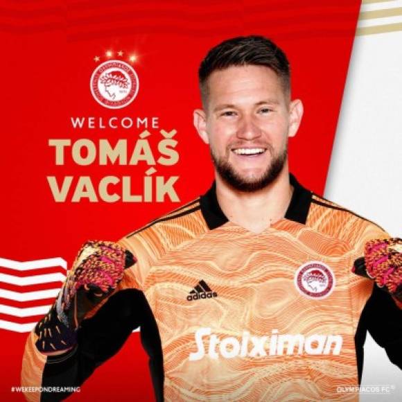 El portero checo Tomas Vaclik seguirá su carrera en Grecia tras fichar por el Olympiakos. El guardameta acabó su contrato con el Sevilla luego de tres temporadas en España en las que ganó una UEFA Europa League en el Ramón Sánchez-Pizjuán.