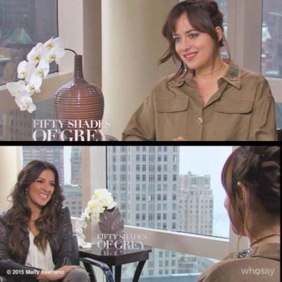 Maity Interiano entrevistando a Dakota Johnson de 'Cincuenta Sombras de Grey'.