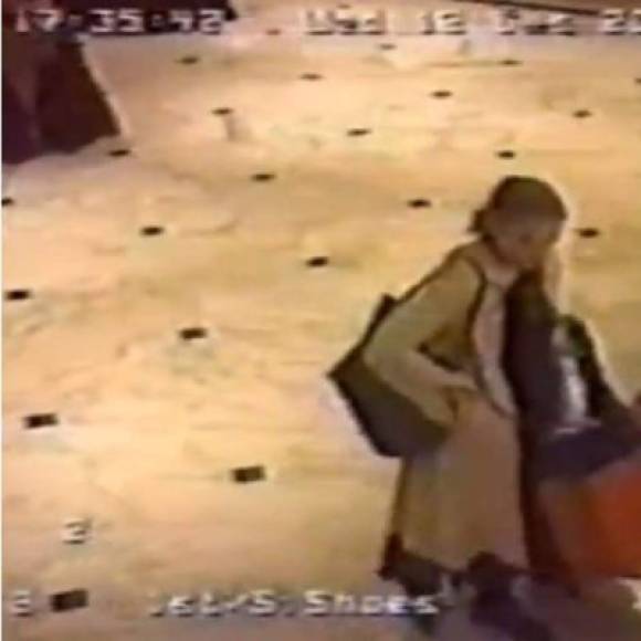 La intérprete de 'Stranger Things' fue detenida por la policía en Los Ángeles en diciembre de 2002 por robarse ropa y accesorios valorados en 4,700 dólares. <br/><br/>Fue condenada a tres años de libertad condicional y a pagar una suma de 6,355 dólares.