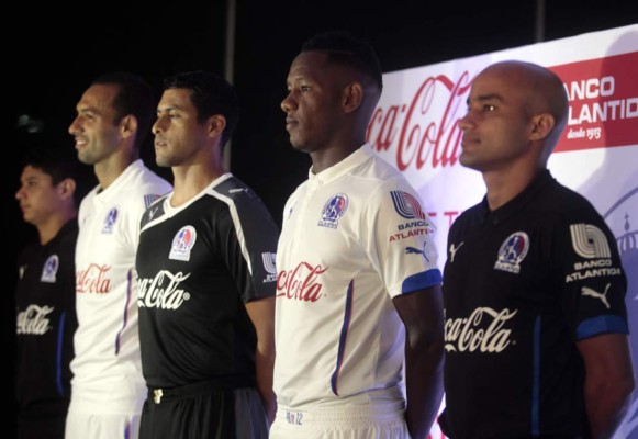 Fotos: Olimpia presentó su nueva camiseta para esta temporada