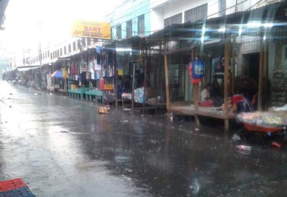 Granizo y tormentas eléctricas azotan la capital de Honduras