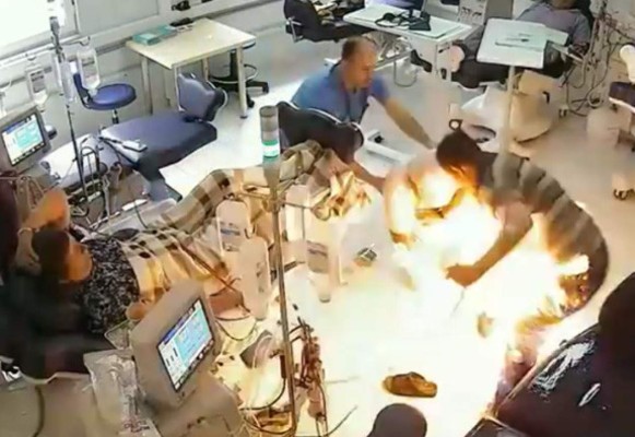 Video: Hombre prende fuego a varios pacientes en un hospital