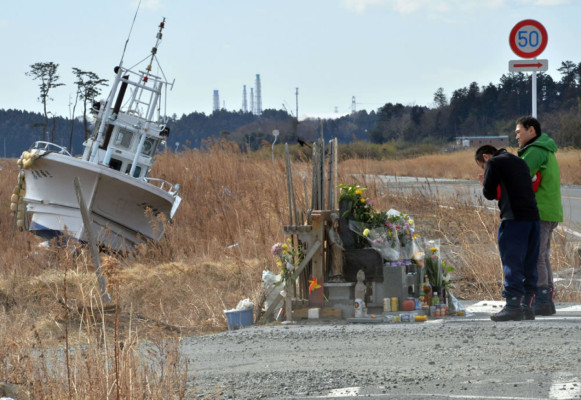 Japón recuerda en silencio el terremoto y tsunami tres años después
