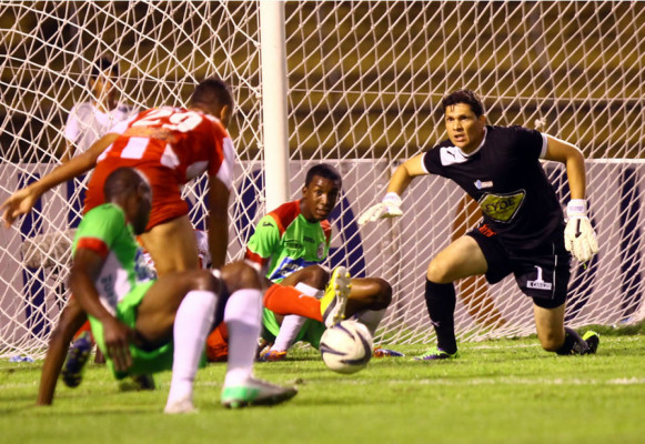 'El Gato' Canales voló en el Olímpico