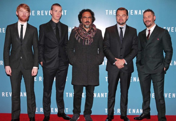 LONDON, ENGLAND - JANUARY 14: (L to R) Domhnall Gleeson, Will Poulter, Alejandro G. Inarritu, Leonardo DiCaprio and Tom Hardy attend the UK Premiere of 'The Revenant' at the Empire Leicester Square on January 14, 2016 in London, England. (Photo by David M. Benett/Dave Benett/WireImage)
