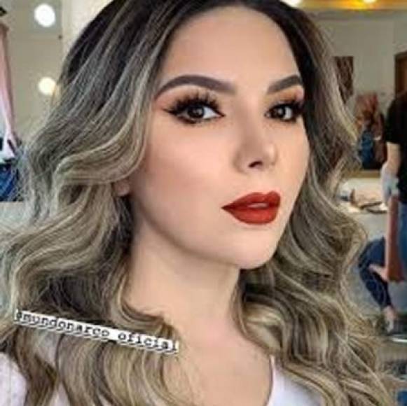 Esta imagen también se hizo viral en redes sociales. Se desconoce si oficialmente la mujer tiene una relación con el hijo de El Chapo Guzmán, pero lo que llama la atención a los usuarios de las redes es su belleza.