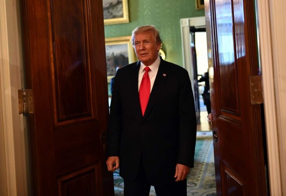 Trump aumenta tensión en EEUU al invitar a Putin a Washington