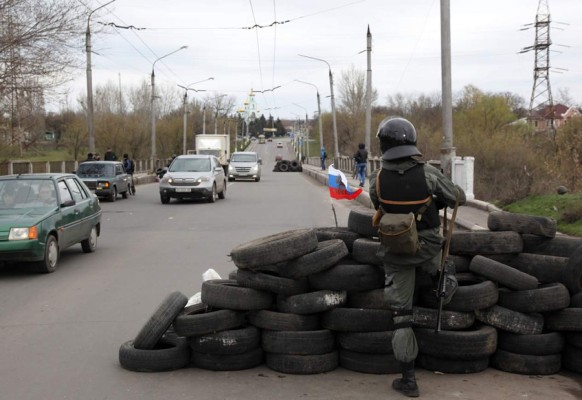 Ucrania: combates en ciudades, presidente convoca reunión de emergencia