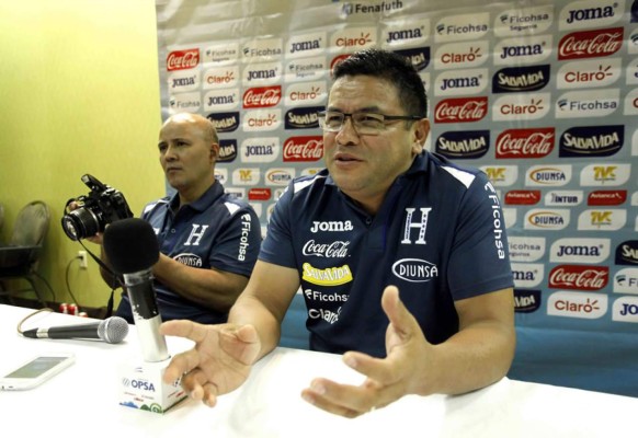 Lesión de Luis Garrido no es grave y se queda para el Mundial
