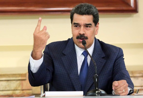 Maduro niega 'chantaje' con programas sociales en recolección de firmas contra Trump
