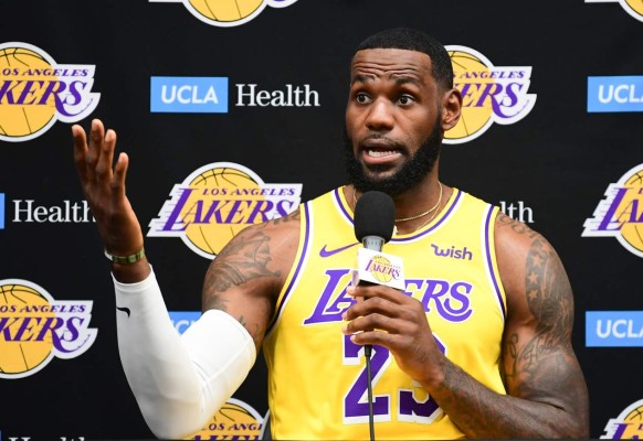 LeBron, criticado por culpar al gerente de los Rockets en la polémica China-NBA