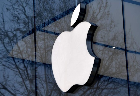 Apple hace historia al capitalizarse en un billón de dólares
