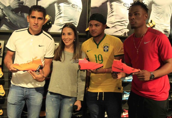 Sportline América presentó los nuevos tacos Mercurial Superfly Elite