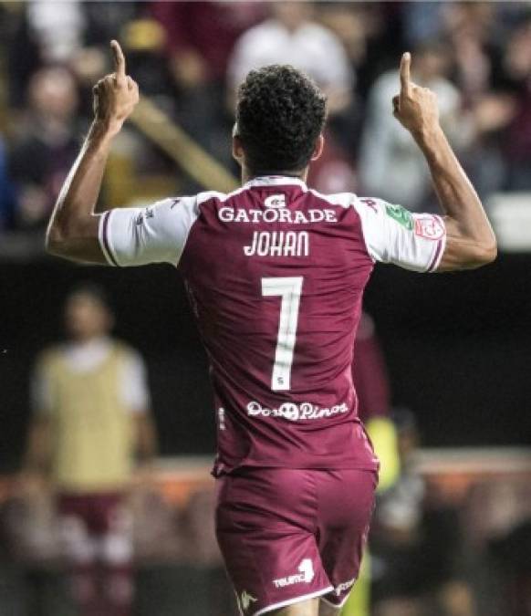 Johan Venegas celebrando su gol que le marcó al Motagua y que le dio la victoria al Saprissa.
