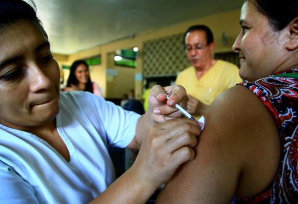 Más de 1,300 vacunas contra fiebre amarilla se aplicaron hasta junio