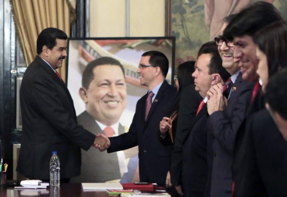 Maduro nombra nuevo vicepresidente en reestructuración de su gabinete