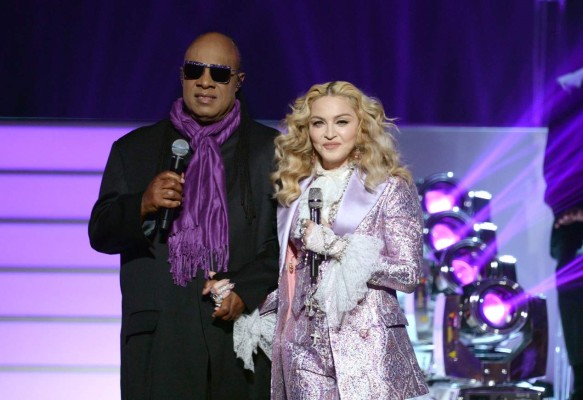Madonna reacciona a críticas por homenaje a Prince