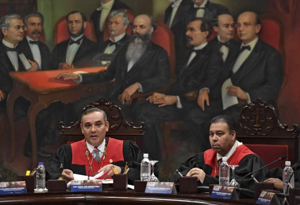 Supremo de Venezuela acusa a EEUU de empujarlo a dar un 'golpe de Estado'