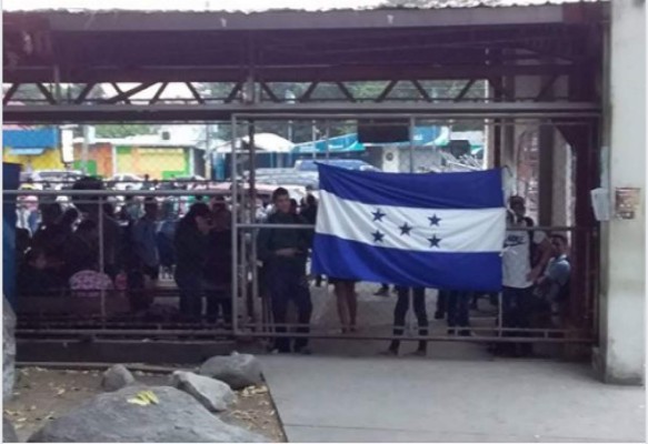 Suspenden las clases en Unah-vs; tomas continúan en Tegucigalpa