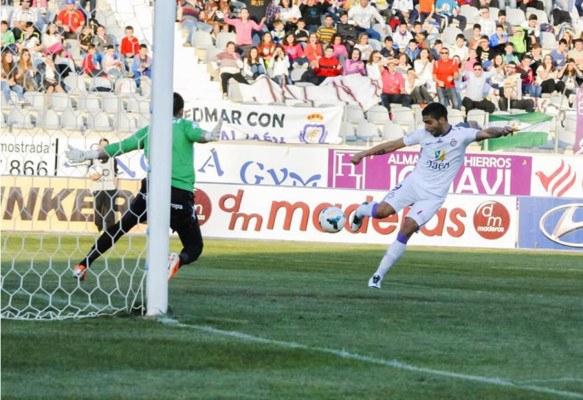 Jonathan Mejía marca doblete en remontada del Real Jaén