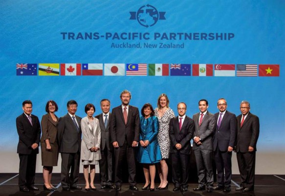 Firma del TPP crea área de libre comercio más grande del mundo