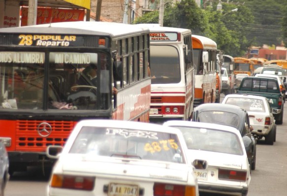 Vehículos y motocicletas elevan las importaciones