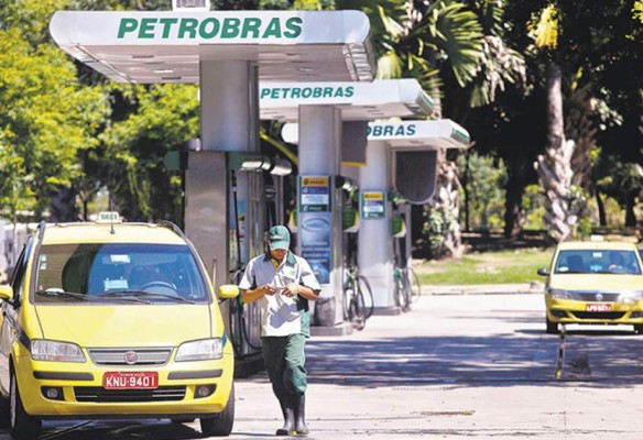 El escándalo en Petrobras aumenta la presión sobre la cúpula