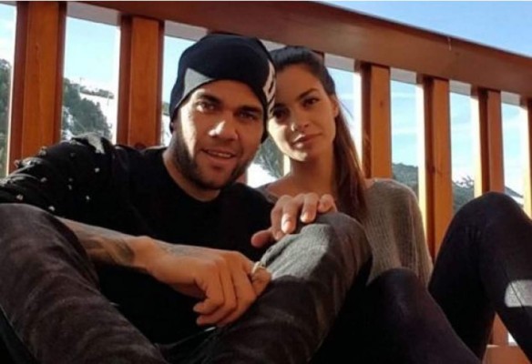 La novia de Dani Alves sale en su defensa tras críticas