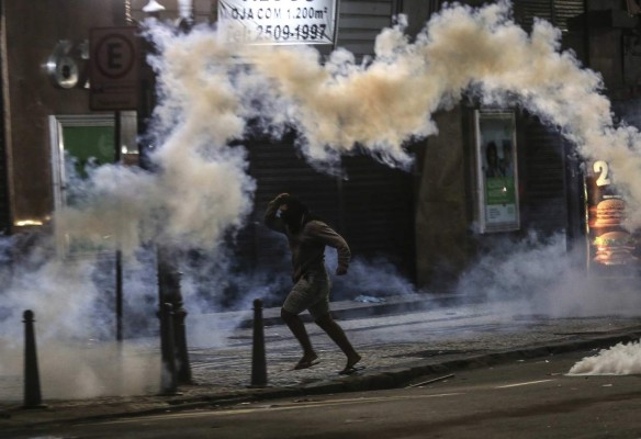 Al menos seis detenidos en protestas violentas en Río de Janeiro