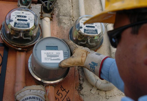 Siguen quejas contra EEH por excesivos cobros de la energía