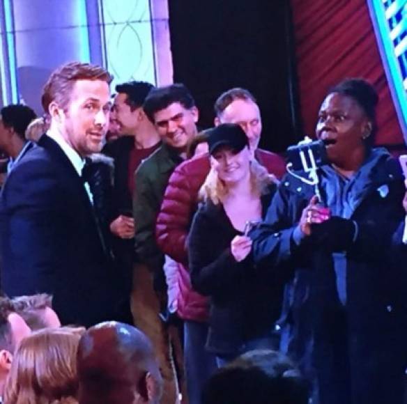 Durante la gala de los Óscar, Jimmy Kimmel sorprendió a todos al invitar a un grupo de turistas a conocer a las estrellas de Hollywood. La cara de esta mujer es lo más comentado cuando estuvo frente a frente con Ryan Gosling.