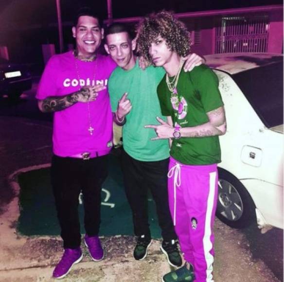 Jenay colaboró con varios artistas del medio, en esta foto se le ve junto a Jon-Z y Almighty.