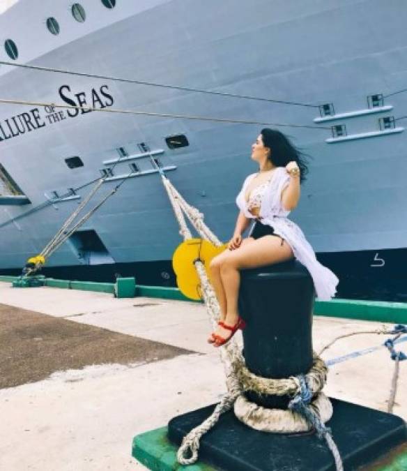 La estrella mexicana famosa por sus curvas viaja en un crucero en el marco de las vacaciones de la Semana Santa que se celebra este 2019 en la semana del 15 al 20 de abril.