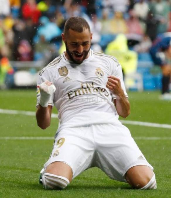 La emoción de Benzema celebrando su primer gol del partido.