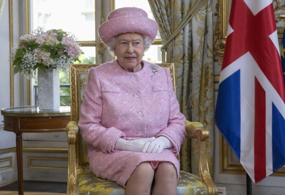 Reina Isabel II sin derechos legales si abdica