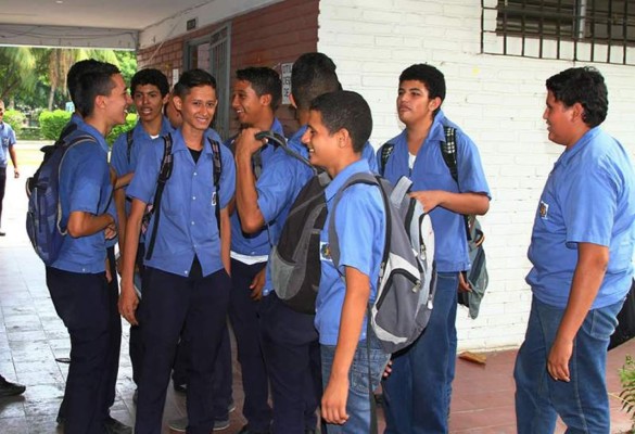 Aplicarán 3 pruebas a alumnos de último año de Honduras