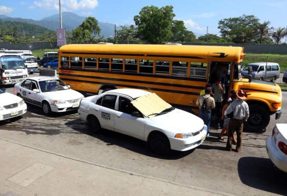 Colocarán detector de metales en buses de Honduras