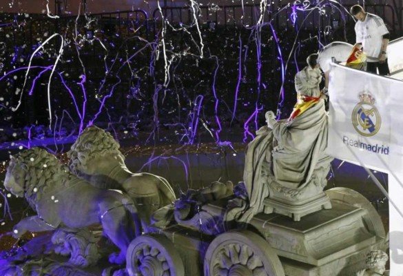 El Real Madrid brinda a su afición y a la diosa Cibeles la Copa del Rey