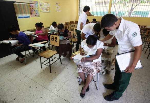 136,000 personas ya fueron alfabetizadas por colegiales