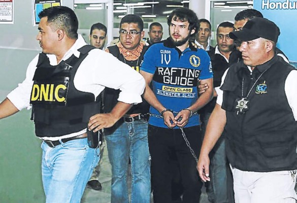 Extraditan desde Argentina a hondureño acusado por muerte de dos personas