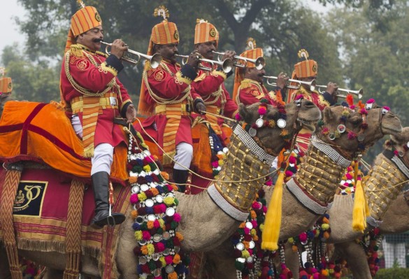 Obama preside desfile patriótico en India  