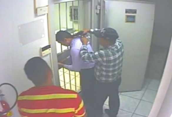 Video: Delincuentes usan silla de ruedas para asaltar un banco